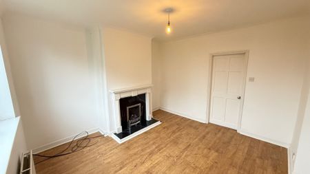 Heatons Bank, Rotherham, Rawmarsh - Photo 2