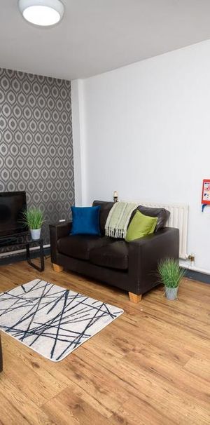3 bedroom flat to rent - Photo 1