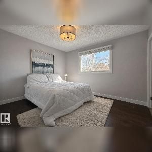3 Bed 1 Bath Upper Suite Fraser - Photo 3