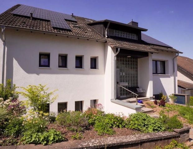 Moderne ca. 110 m² große 4-Zimmer-Wohnung mit 16 m² großem Balkon und Tageslichtbad im Hagener Süden - Foto 1
