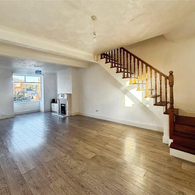 3 bedroom end of terrace house to rent - Photo 1