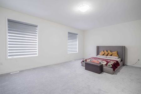 For Lease - 35 Father Redmond Way, Toronto, Ontario - Photo 4