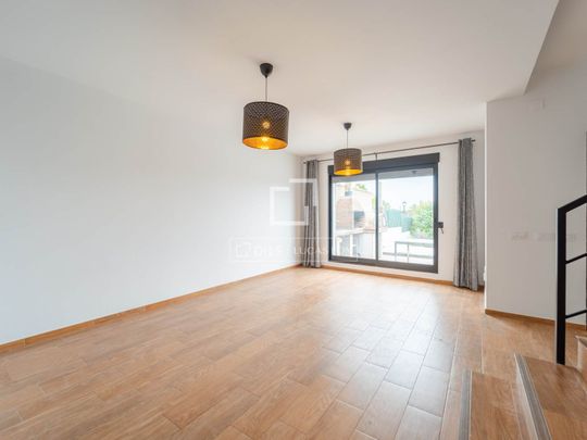 4 Bedroom house / villa for rent in Godella / Rocafort, Valencia - Photo 1