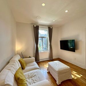 Verdun - Superbe 4 1/2 Meublé Et Rénové - Photo 2