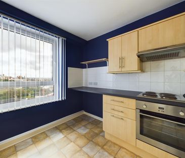 The Cliff, Wallasey, 2 bedroom, Flat - Purpose Built - Photo 3