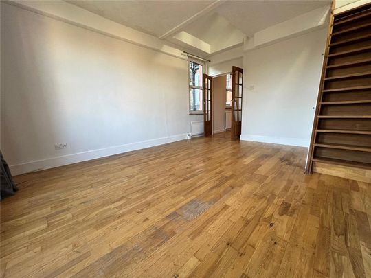 Studio to rent - Photo 1