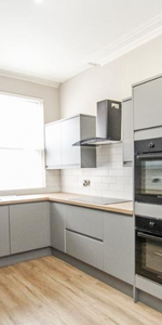 6 bedroom terraced house to rent - Photo 3