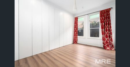 Elegant modern living meets prime Caulfield convenience - Photo 3