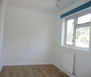 3 bedroom End Terraced House - Archer Road, Stevenage - Photo 1