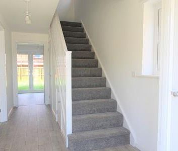 3 bedroom semi-detached house to rent - Photo 2