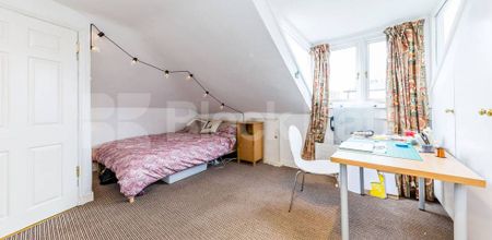 3 Bedroom, 1 bath, 1 reception Flat - Photo 5