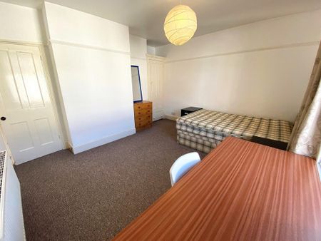 3 bedroom terraced house to rent - Photo 4