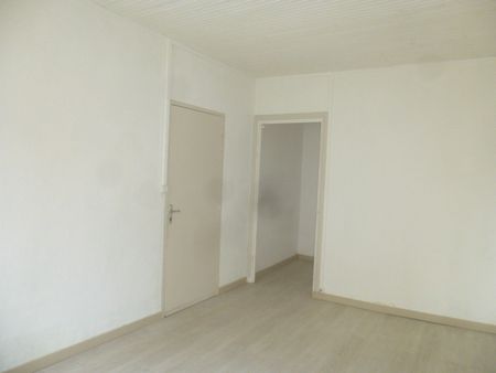 Location Appartement 1 pièce 24m² COSTAROS 43490 - Photo 4