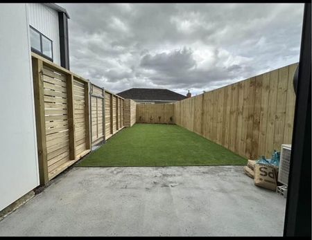 New built town house with parking - Photo 2