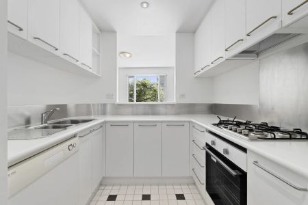 Tranquil Garden Retreat on the Edge of the CBD - Photo 5