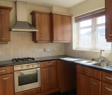 3 bedroom semi-detached house to rent - Photo 5