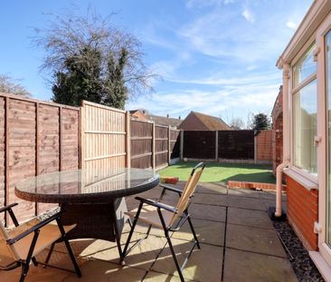 Queens Drive, Crowle - Photo 1