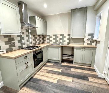 3 bedroom terraced house to rent - Photo 2