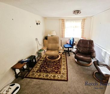 4 bedroom semi-detached house to rent - Photo 3