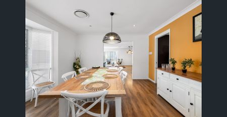 Spacious Family Home with Pool, Solar Power & Dual-Living Potential - Photo 3