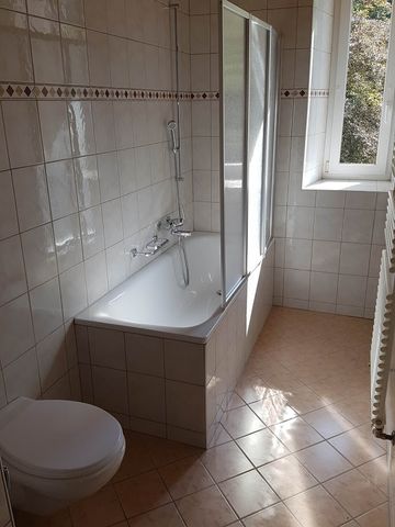 Appartement de 4,5 pièces au 2ème étage avec part au grand jardin commun - Photo 5
