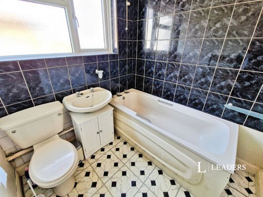 1 bedroom apartment to rent St. Georges Park Avenue, Westcliff-on-Sea, SS0 - Photo 1