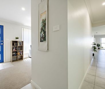 Modern Three Bedroom Duplex Close to Delroy shops - Photo 4