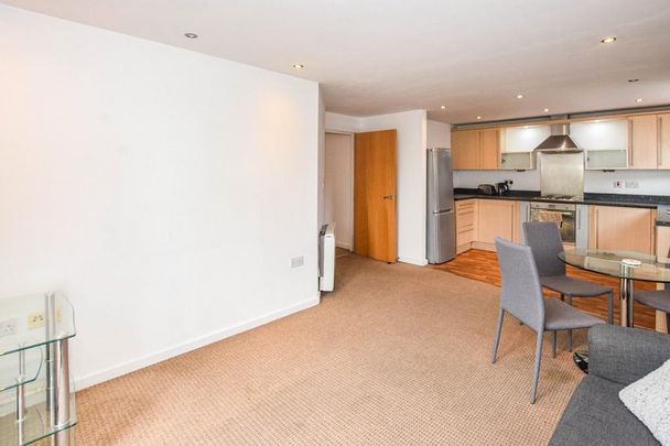 2 bedroom flat to rent - Photo 1