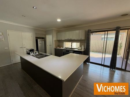 Spacious & Excellent Location - Photo 5