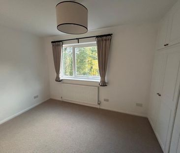 Rosetrees, Guildford, Surrey, GU1 - Photo 2