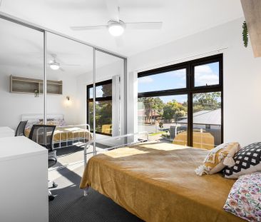 7-bedroom shared house / townhouse, Woodmere Avenue - Photo 3