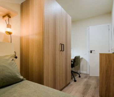 Room in a shared 4-bedroom apartment for rent in El Camp d’'en Gras... - Foto 1