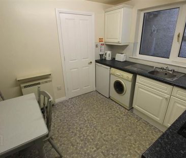 Apartment 2 1 Ravenscroft Avenue, Belfast, BT5 5BA - Photo 3