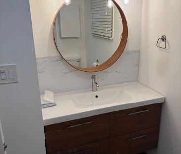 452 Elizabeth Street #Upper - Photo 1