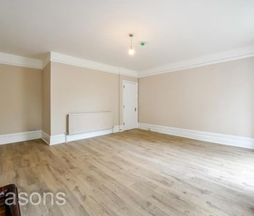3 bedroom flat to rent - Photo 3