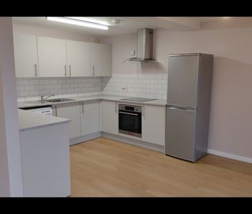 2 Bed Flat, Bridge Road, BS8 - Photo 3