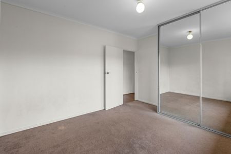 Light, Bright & Modern Low-Maintenance Unit Living - Photo 3