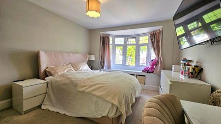 4 bedroom detached house to rent - Photo 4