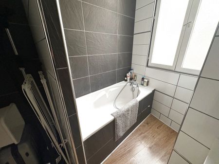 Location Appartement 3 pièces 55m² BORDEAUX 33000 - Photo 4