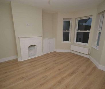 New Haw, KT15 - Photo 1