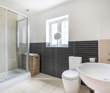 4 bedroom detached house to rent - Photo 6