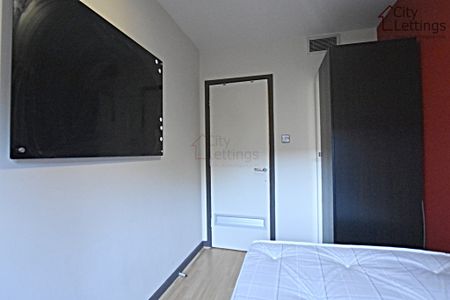 2 Bedroom Apartment - Photo 2