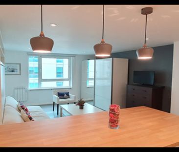 1 Bed Flat, St George Wharf, SW8 - Photo 1