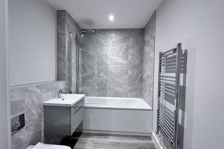 Aris House, Lymington Road, Highcliffe, Dorset, BH23 - Photo 4