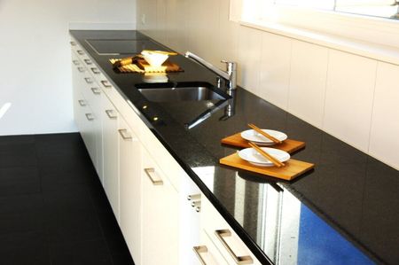 Charming 4.5-room attic apartment with view of Biel/Bienne - Photo 2