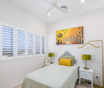 Top-Floor Waterfront Penthouse with Marina & Hinterland Views - Anc... - Photo 4