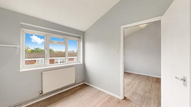 Refurbished 1 bedroom property close to Caledonian Road Tube - Photo 1