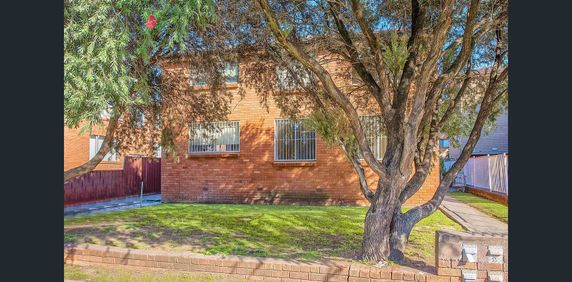 Walk to station! - Photo 2