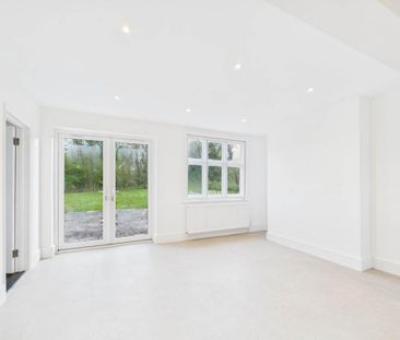 4 bedroom detached house to rent - Photo 3