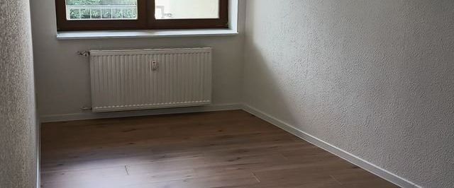 Neu sanierte 3 Raum Wohnung mit Balkon Zwickau PÃ¶lbitz ab sofort zu vermieten - Photo 1